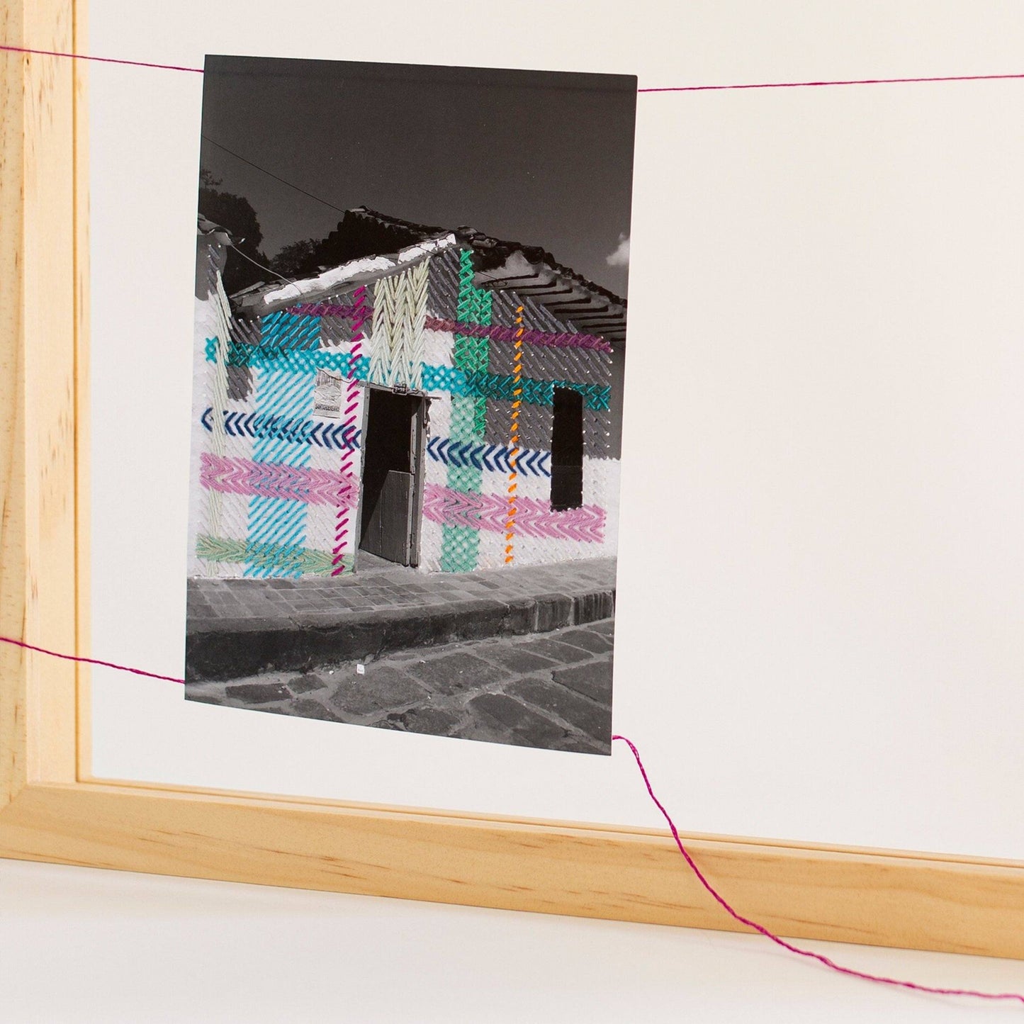 Plaid in Barichara: Colombian architecture embroidery art - shopnoodo